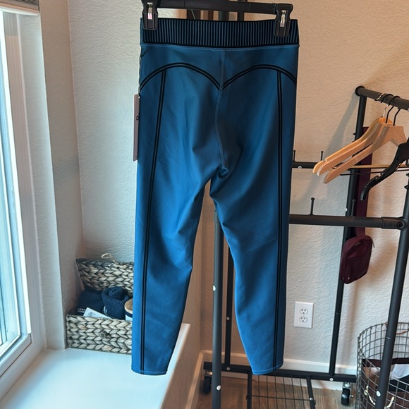 NWT Alo yoga line up leggings size small-eclipse blue - Picture 12 of 16